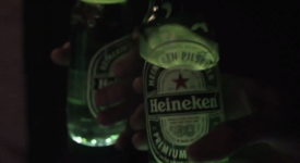 Heineken让你的夜生活亮起来。