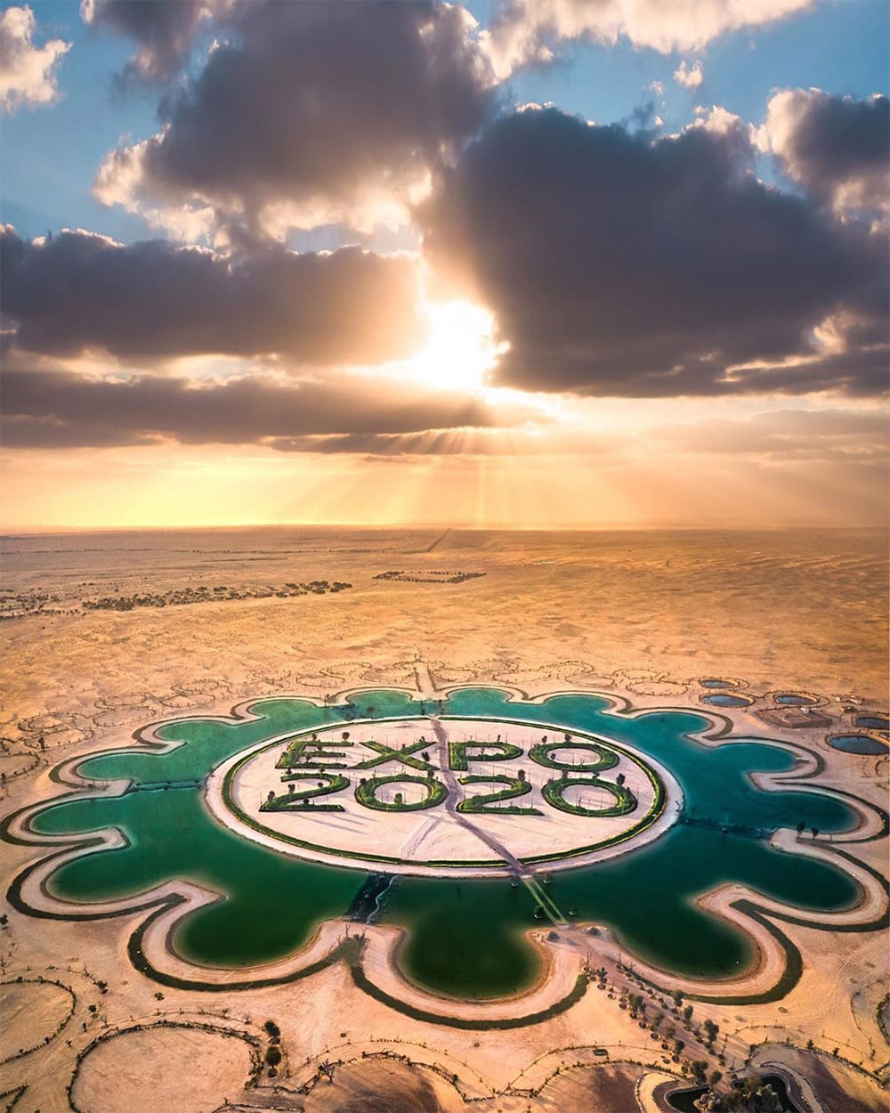 壯觀！ 土豪花巨資在沙漠建造2020年世界博LOGO 3