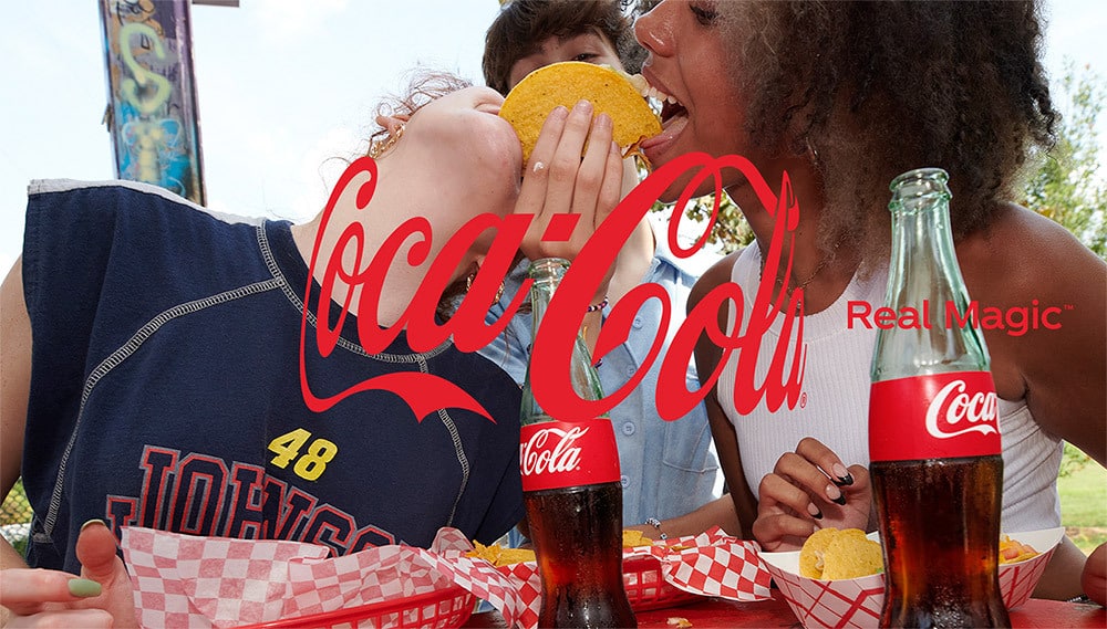 作為更新品牌理念的一部分，可口可樂推出新的「擁抱」標誌 9