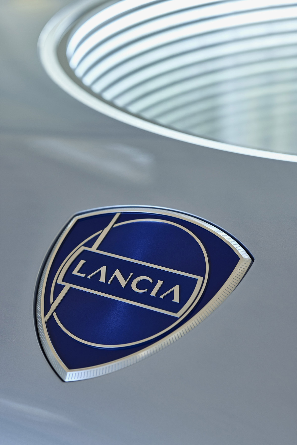 藍旗亞Lancia 啟用新LOGO，發佈極具科幻風格概念車 8