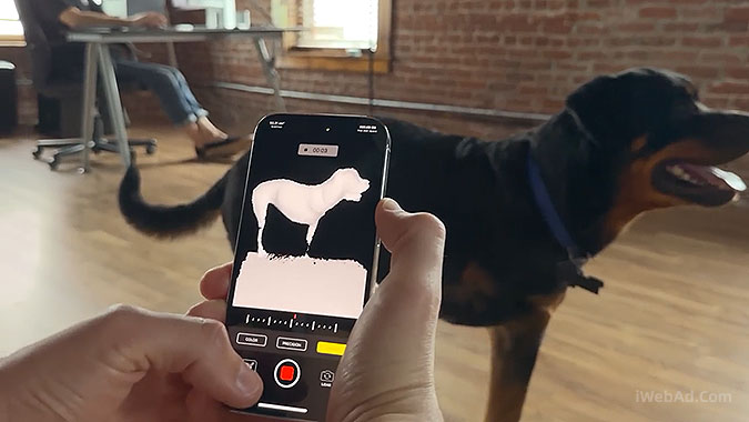 蘋果公司Shot on iPhone系列廣告小狗Trip的假肢 2